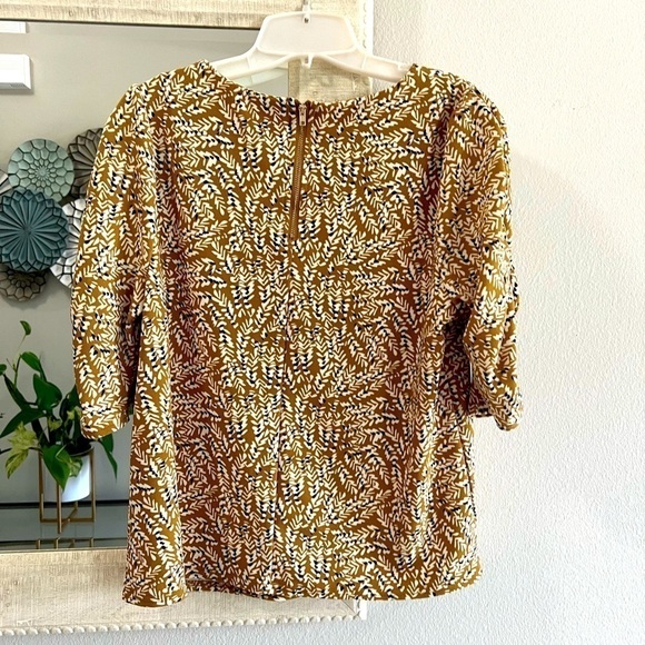 MELLODAY: NWOT Women’s brown round neckline blouse with white and black. Size M - Picture 6 of 15